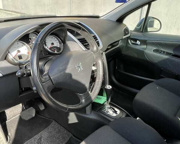Синий Пежо 207, объемом двигателя 1.6 л и пробегом 94 тыс. км за 6500 $, фото 4 на Automoto.ua