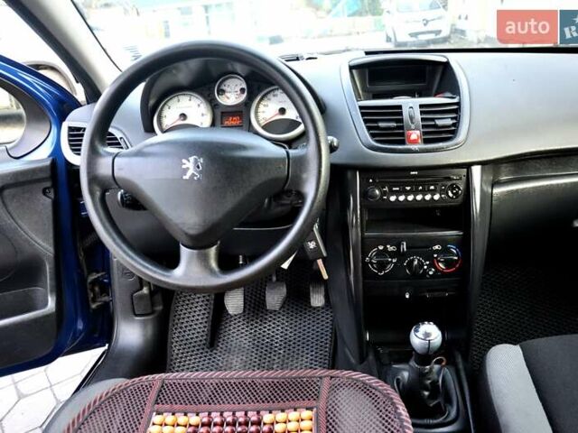 Синий Пежо 207, объемом двигателя 1.4 л и пробегом 250 тыс. км за 3800 $, фото 18 на Automoto.ua