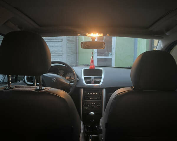 Синий Пежо 207, объемом двигателя 1.56 л и пробегом 192 тыс. км за 5300 $, фото 10 на Automoto.ua