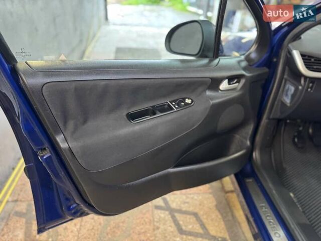 Синий Пежо 207, объемом двигателя 1.4 л и пробегом 250 тыс. км за 2750 $, фото 6 на Automoto.ua