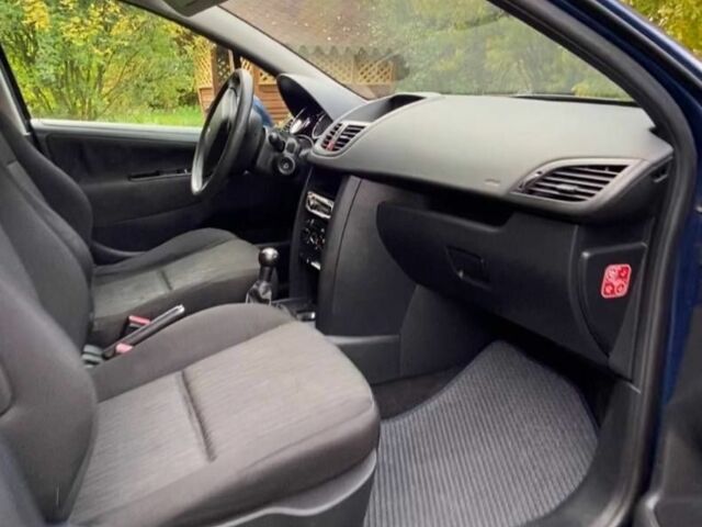 Синий Пежо 207, объемом двигателя 0 л и пробегом 233 тыс. км за 4200 $, фото 4 на Automoto.ua