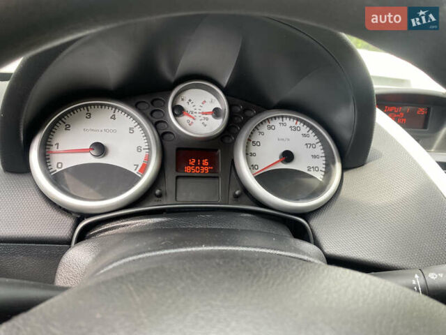 Синій Пежо 207, об'ємом двигуна 1.4 л та пробігом 185 тис. км за 3300 $, фото 8 на Automoto.ua