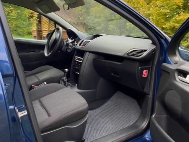 Синий Пежо 207, объемом двигателя 0 л и пробегом 233 тыс. км за 4200 $, фото 3 на Automoto.ua