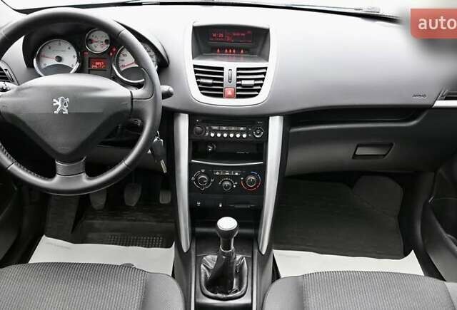 Синий Пежо 207, объемом двигателя 1.6 л и пробегом 250 тыс. км за 5700 $, фото 8 на Automoto.ua