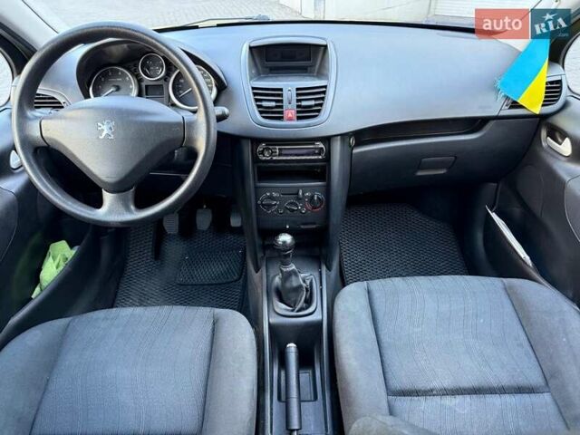 Зеленый Пежо 207, объемом двигателя 1.4 л и пробегом 118 тыс. км за 4990 $, фото 10 на Automoto.ua