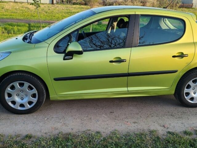 Зелений Пежо 207, об'ємом двигуна 1.4 л та пробігом 117 тис. км за 3900 $, фото 8 на Automoto.ua