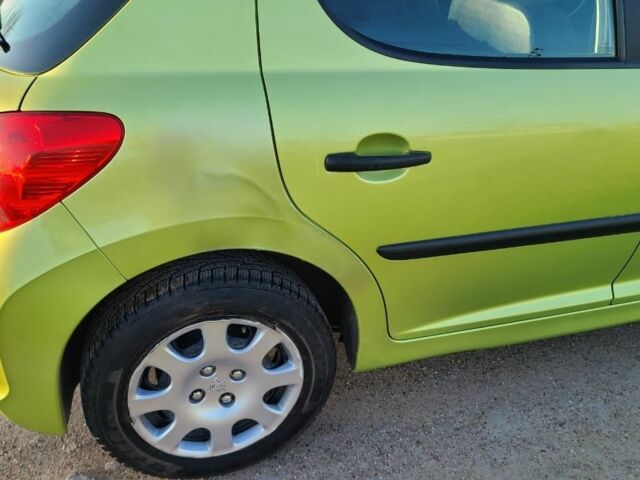 Зелений Пежо 207, об'ємом двигуна 1.4 л та пробігом 117 тис. км за 3900 $, фото 3 на Automoto.ua