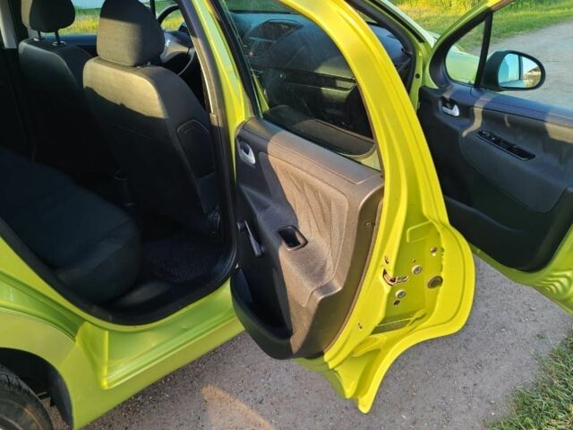 Зелений Пежо 207, об'ємом двигуна 1.4 л та пробігом 117 тис. км за 3900 $, фото 9 на Automoto.ua