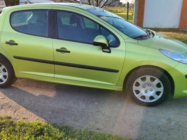 Зелений Пежо 207, об'ємом двигуна 1.4 л та пробігом 117 тис. км за 3900 $, фото 5 на Automoto.ua