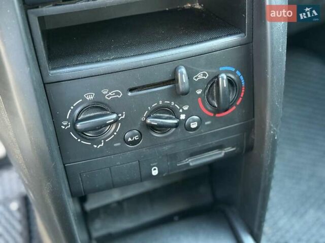 Зеленый Пежо 207, объемом двигателя 1.4 л и пробегом 118 тыс. км за 4990 $, фото 21 на Automoto.ua