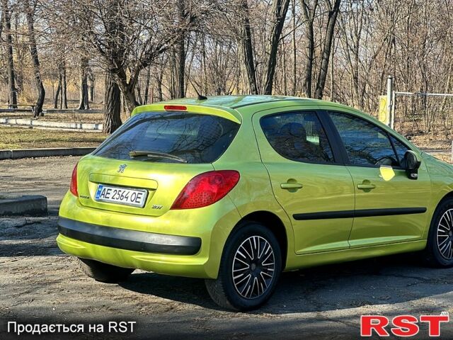 Зеленый Пежо 207, объемом двигателя 1.6 л и пробегом 138 тыс. км за 5650 $, фото 4 на Automoto.ua