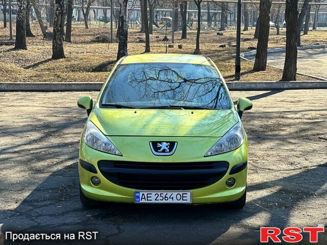 Зеленый Пежо 207, объемом двигателя 1.6 л и пробегом 138 тыс. км за 5650 $, фото 2 на Automoto.ua