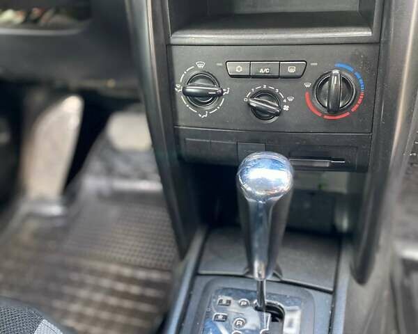 Зелений Пежо 207, об'ємом двигуна 1.6 л та пробігом 120 тис. км за 4750 $, фото 9 на Automoto.ua
