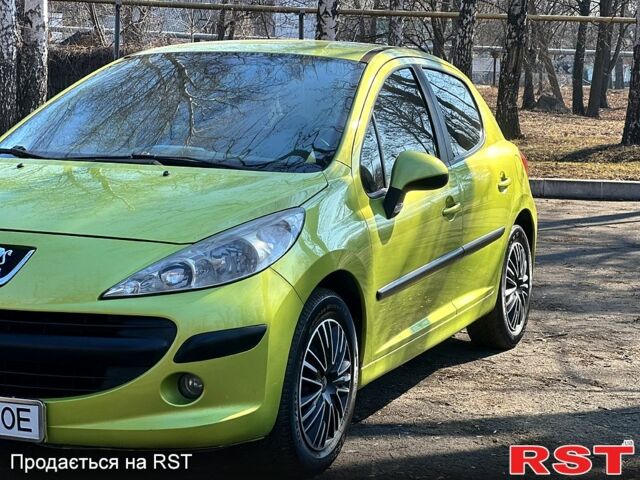 Зеленый Пежо 207, объемом двигателя 1.6 л и пробегом 138 тыс. км за 5650 $, фото 1 на Automoto.ua