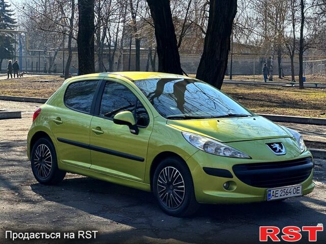 Зеленый Пежо 207, объемом двигателя 1.6 л и пробегом 138 тыс. км за 5650 $, фото 3 на Automoto.ua