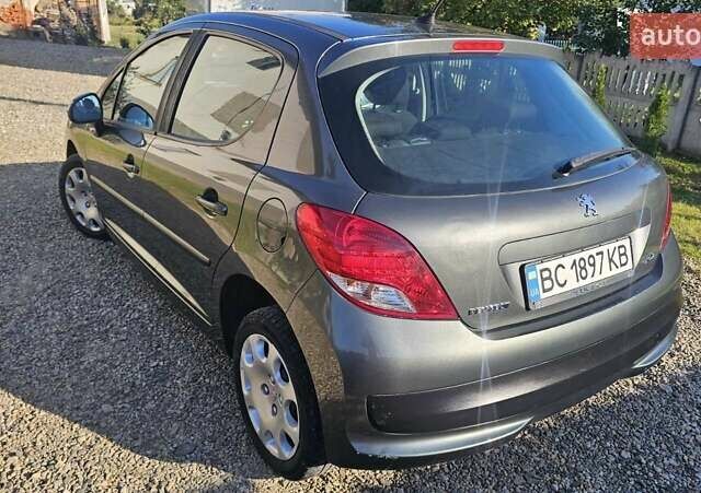 Зеленый Пежо 207, объемом двигателя 1.4 л и пробегом 191 тыс. км за 4999 $, фото 6 на Automoto.ua