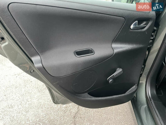 Зелений Пежо 207, об'ємом двигуна 1.6 л та пробігом 136 тис. км за 5550 $, фото 38 на Automoto.ua