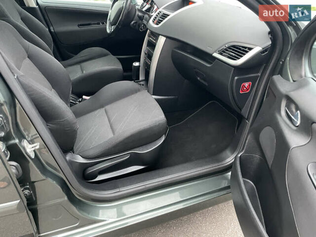 Зелений Пежо 207, об'ємом двигуна 1.6 л та пробігом 136 тис. км за 5550 $, фото 61 на Automoto.ua