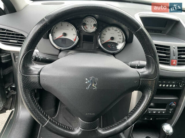 Зелений Пежо 207, об'ємом двигуна 1.6 л та пробігом 136 тис. км за 5550 $, фото 47 на Automoto.ua