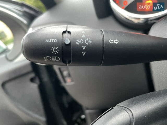 Зелений Пежо 207, об'ємом двигуна 1.6 л та пробігом 136 тис. км за 5550 $, фото 54 на Automoto.ua