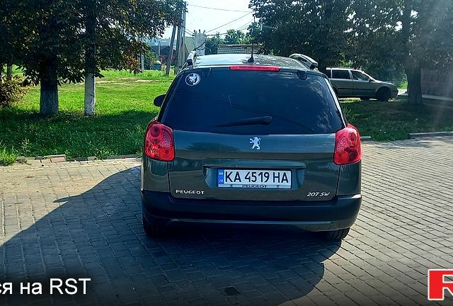 Зелений Пежо 207, об'ємом двигуна 1.4 л та пробігом 1 тис. км за 4850 $, фото 4 на Automoto.ua