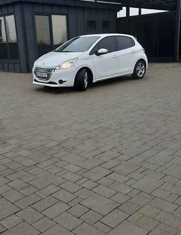 Білий Пежо 208, об'ємом двигуна 1.4 л та пробігом 259 тис. км за 7100 $, фото 31 на Automoto.ua