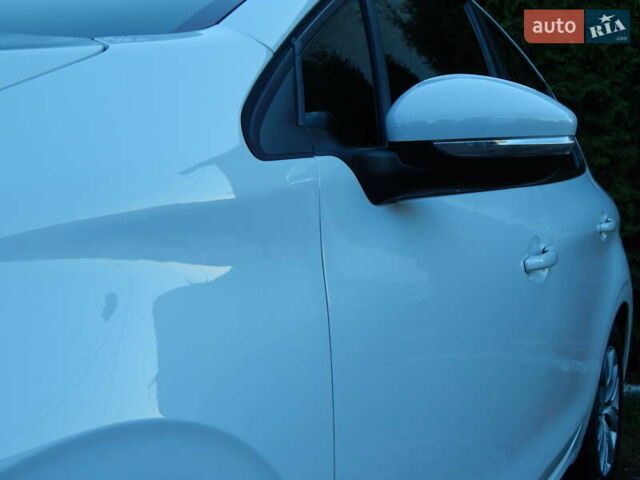 Пежо 208 2012 в Трускавце на Automoto.ua Белый Пежо 208, объемом двигателя 1.4 л и пробегом 160 тыс. км за 5890 $, фото 22 на Automoto.ua