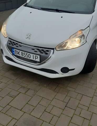 Білий Пежо 208, об'ємом двигуна 1.4 л та пробігом 259 тис. км за 7100 $, фото 42 на Automoto.ua