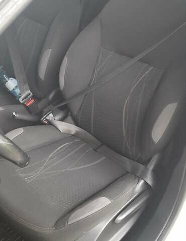 Білий Пежо 208, об'ємом двигуна 1.4 л та пробігом 259 тис. км за 7100 $, фото 12 на Automoto.ua