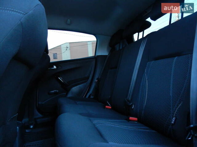 Пежо 208 2012 в Трускавце на Automoto.ua Белый Пежо 208, объемом двигателя 1.4 л и пробегом 160 тыс. км за 5890 $, фото 62 на Automoto.ua