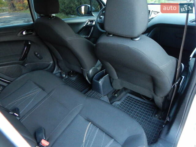 Пежо 208 2012 в Трускавце на Automoto.ua Белый Пежо 208, объемом двигателя 1.4 л и пробегом 160 тыс. км за 5890 $, фото 67 на Automoto.ua