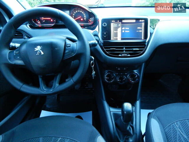 Пежо 208 2012 в Трускавце на Automoto.ua Белый Пежо 208, объемом двигателя 1.4 л и пробегом 160 тыс. км за 5890 $, фото 47 на Automoto.ua