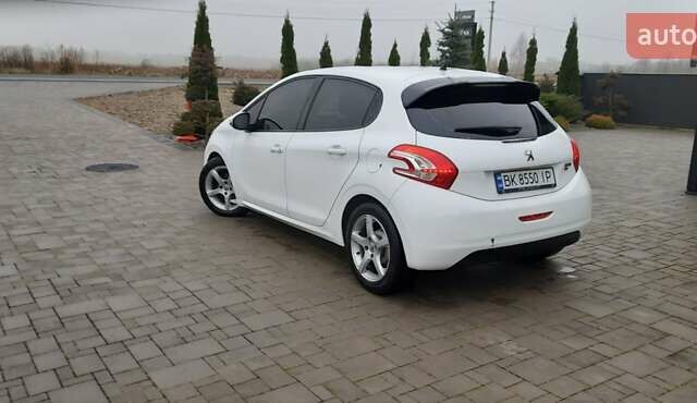 Білий Пежо 208, об'ємом двигуна 1.4 л та пробігом 259 тис. км за 7100 $, фото 43 на Automoto.ua