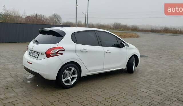 Білий Пежо 208, об'ємом двигуна 1.4 л та пробігом 259 тис. км за 7100 $, фото 33 на Automoto.ua
