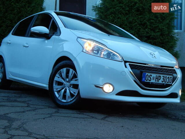 Пежо 208 2012 в Трускавце на Automoto.ua Белый Пежо 208, объемом двигателя 1.4 л и пробегом 160 тыс. км за 5890 $, фото 4 на Automoto.ua