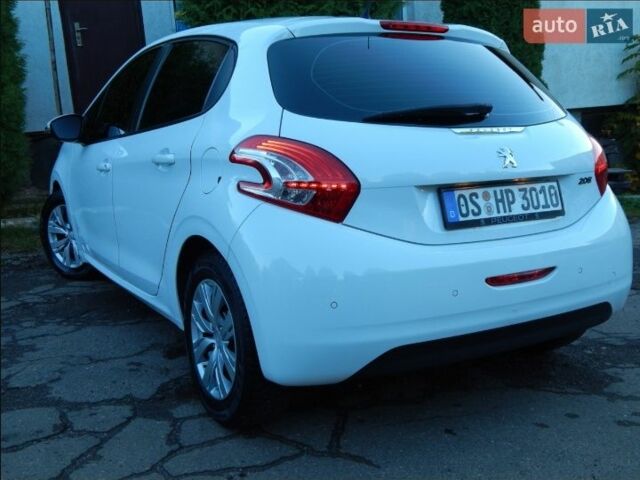 Пежо 208 2012 в Дрогобыче на Automoto.ua Белый Пежо 208, объемом двигателя 0 л и пробегом 160 тыс. км за 5890 $, фото 3 на Automoto.ua