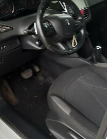 Білий Пежо 208, об'ємом двигуна 1.4 л та пробігом 259 тис. км за 7100 $, фото 51 на Automoto.ua