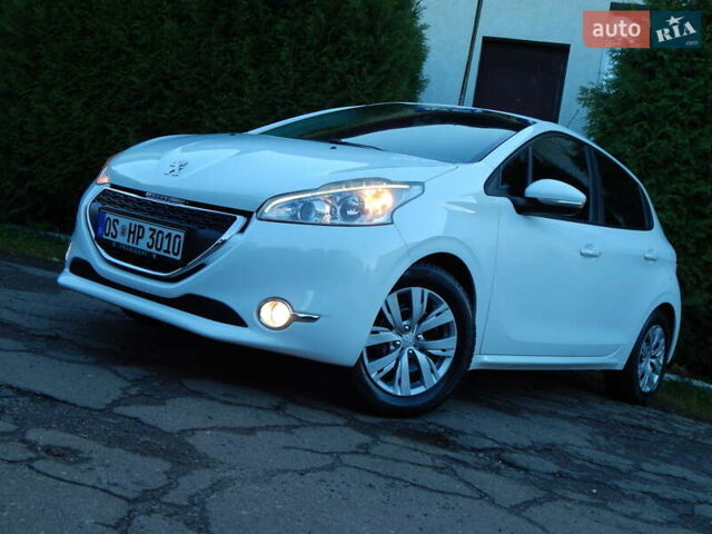 Пежо 208 2012 в Трускавце на Automoto.ua Белый Пежо 208, объемом двигателя 1.4 л и пробегом 160 тыс. км за 5890 $, фото 13 на Automoto.ua