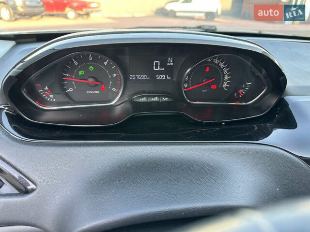 Белый Пежо 208, объемом двигателя 1.4 л и пробегом 257 тыс. км за 6800 $, фото 6 на Automoto.ua