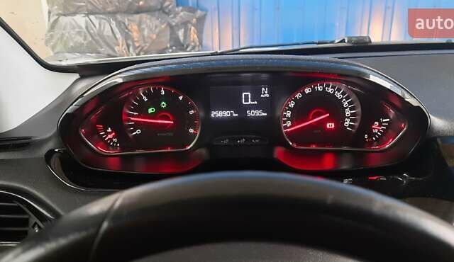 Білий Пежо 208, об'ємом двигуна 1.4 л та пробігом 259 тис. км за 7100 $, фото 60 на Automoto.ua
