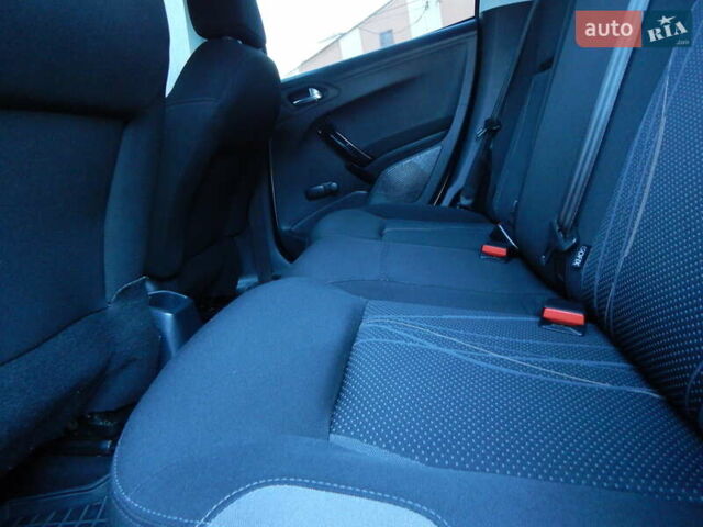 Пежо 208 2012 в Трускавце на Automoto.ua Белый Пежо 208, объемом двигателя 1.4 л и пробегом 160 тыс. км за 5890 $, фото 61 на Automoto.ua