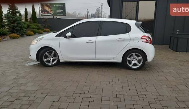 Білий Пежо 208, об'ємом двигуна 1.4 л та пробігом 259 тис. км за 7100 $, фото 44 на Automoto.ua