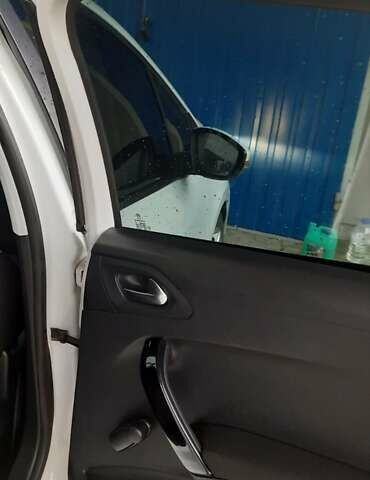 Білий Пежо 208, об'ємом двигуна 1.4 л та пробігом 259 тис. км за 7100 $, фото 62 на Automoto.ua