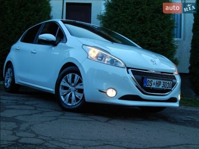 Пежо 208 2012 в Дрогобыче на Automoto.ua Белый Пежо 208, объемом двигателя 0 л и пробегом 160 тыс. км за 5890 $, фото 1 на Automoto.ua