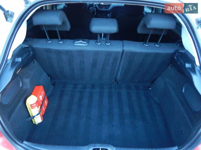 Пежо 208 2012 в Трускавце на Automoto.ua Белый Пежо 208, объемом двигателя 1.4 л и пробегом 160 тыс. км за 5890 $, фото 71 на Automoto.ua