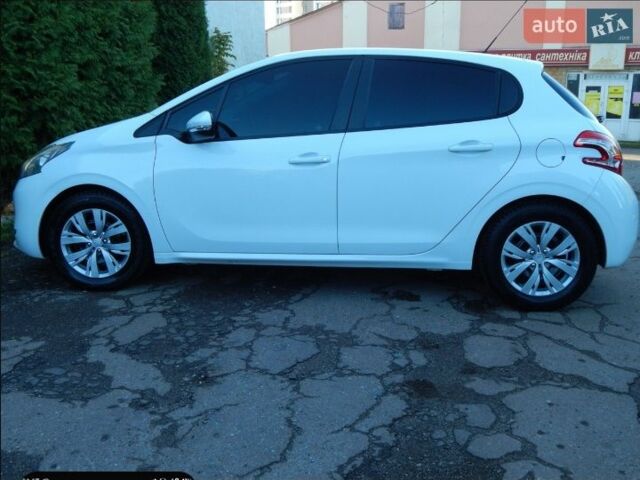 Пежо 208 2012 в Дрогобыче на Automoto.ua Белый Пежо 208, объемом двигателя 0 л и пробегом 160 тыс. км за 5890 $, фото 6 на Automoto.ua