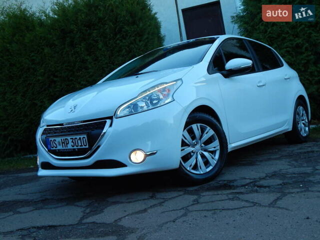 Пежо 208 2012 в Трускавце на Automoto.ua Белый Пежо 208, объемом двигателя 1.4 л и пробегом 160 тыс. км за 5890 $, фото 14 на Automoto.ua