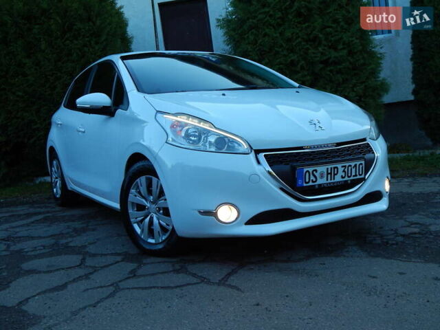 Пежо 208 2012 в Трускавце на Automoto.ua Белый Пежо 208, объемом двигателя 1.4 л и пробегом 160 тыс. км за 5890 $, фото 2 на Automoto.ua