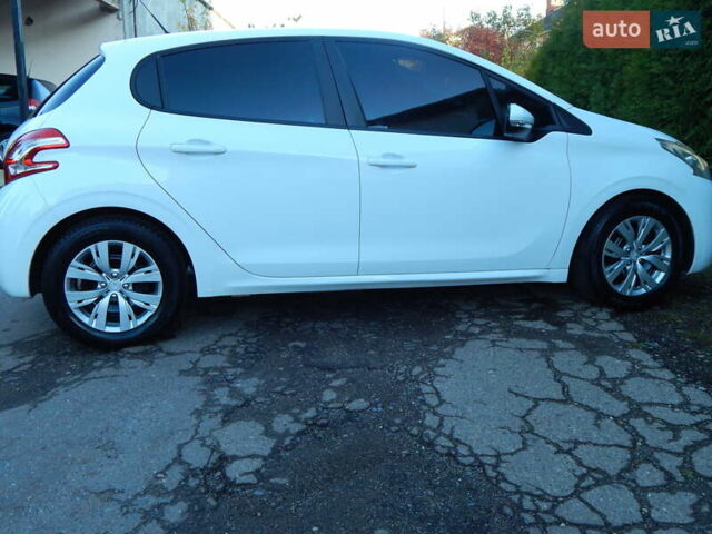 Пежо 208 2012 в Трускавце на Automoto.ua Белый Пежо 208, объемом двигателя 1.4 л и пробегом 160 тыс. км за 5890 $, фото 38 на Automoto.ua