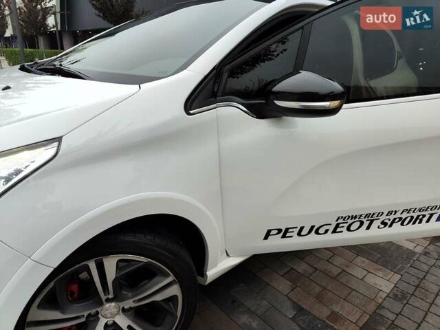 Білий Пежо 208, об'ємом двигуна 1.6 л та пробігом 137 тис. км за 6990 $, фото 4 на Automoto.ua